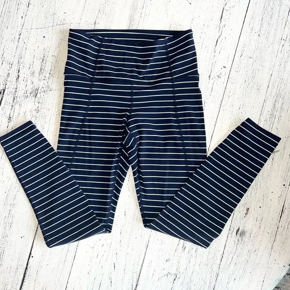 Athleta Navy White Stripe Capri Leggings XS Nautical Yoga Gym Athleisure - Picture 2 of 9